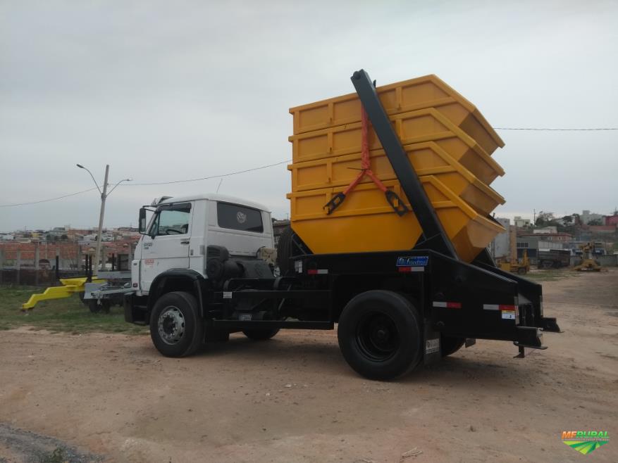 Retirada de entulho, madeiras, terra, limpezas em geral